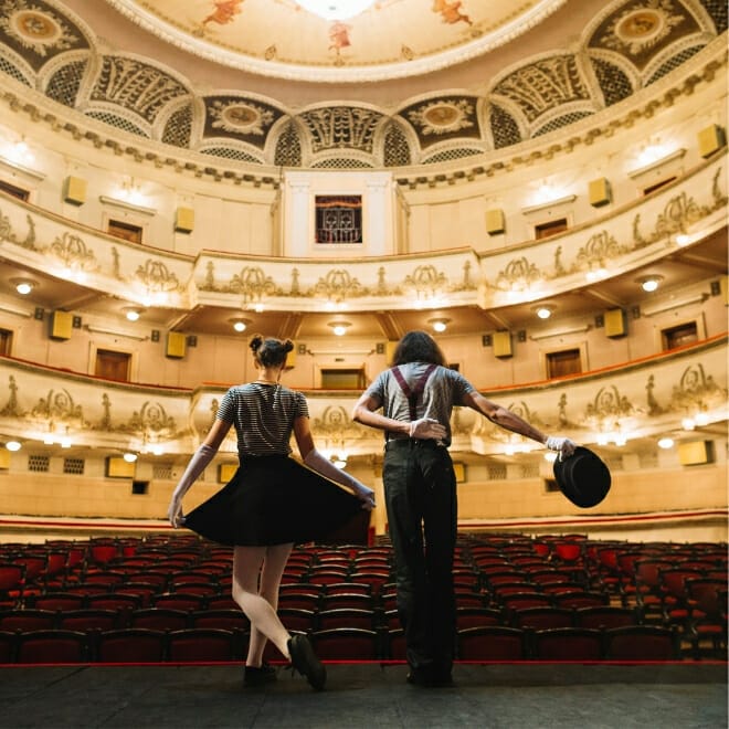 Türk Tiyatrosunun Ev Sahipleri