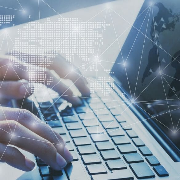 Bilgisayarda Çalışan İnsan