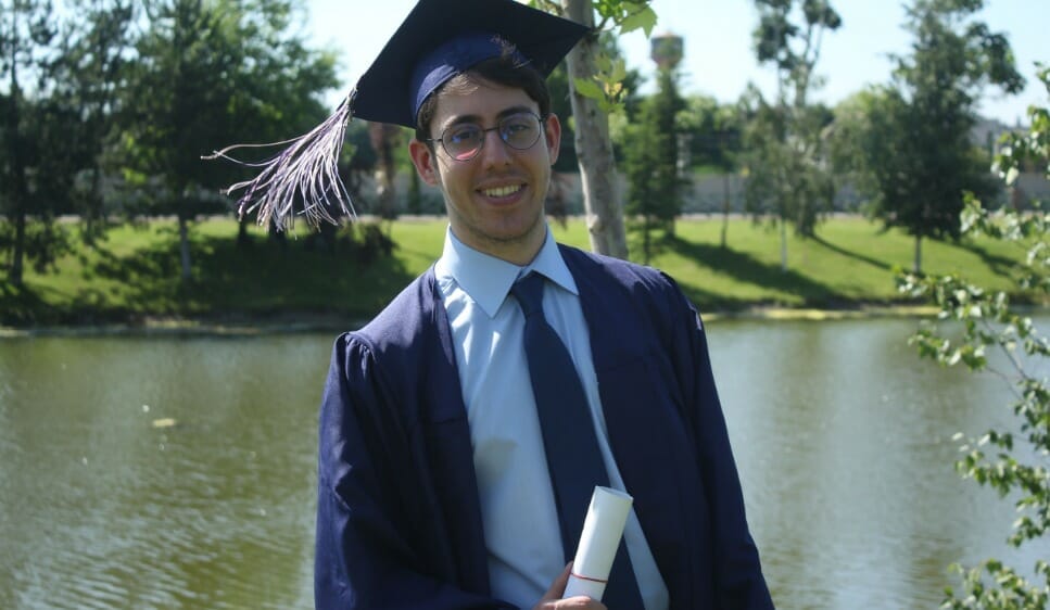 Başarı Hikayeleri: Alihan’ın Çifte Diploma Hedefi